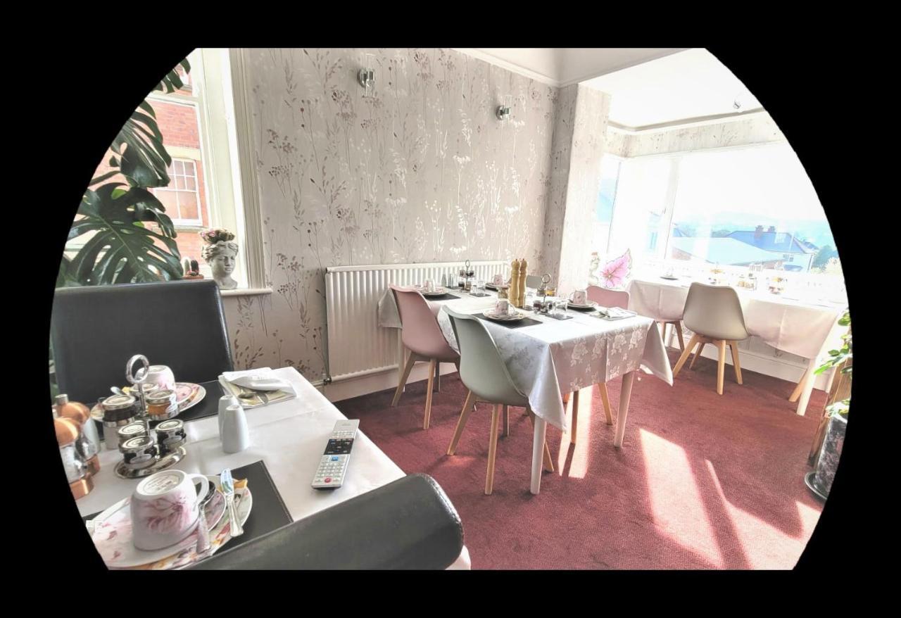 Greylands Guest House Лландріндод-Веллс Екстер'єр фото