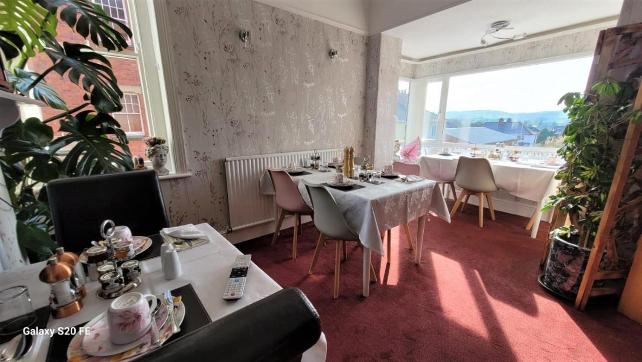 Greylands Guest House Лландріндод-Веллс Екстер'єр фото